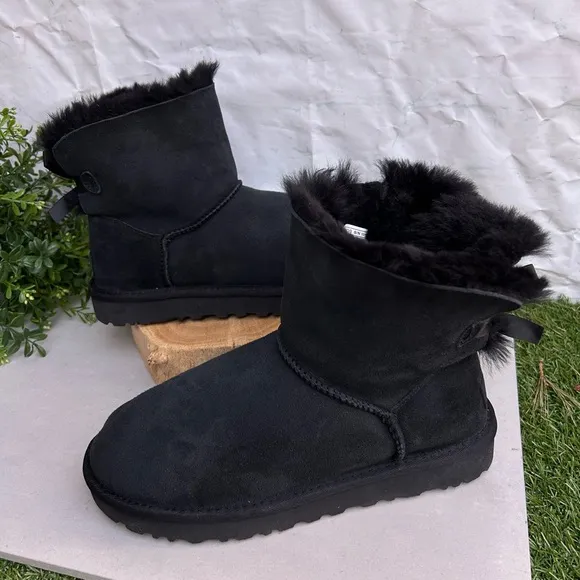 UGG Mini Bailey Bow II black Women SIZE 8 new