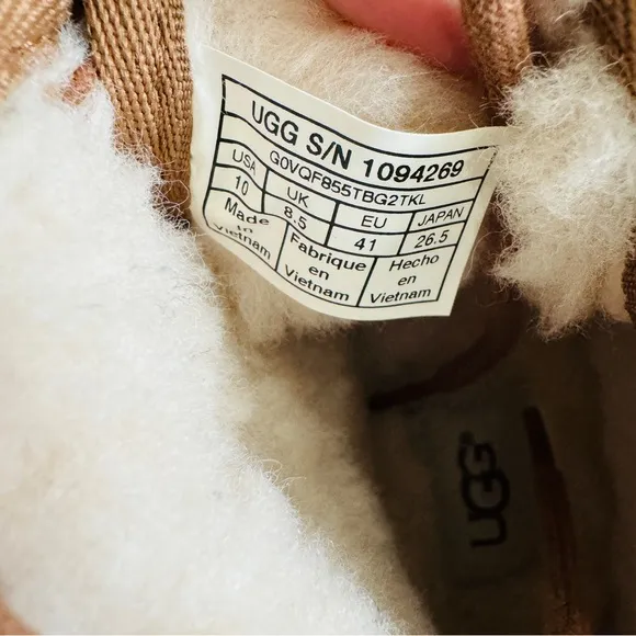 UGG  Neumel Boots in chestnut NEW