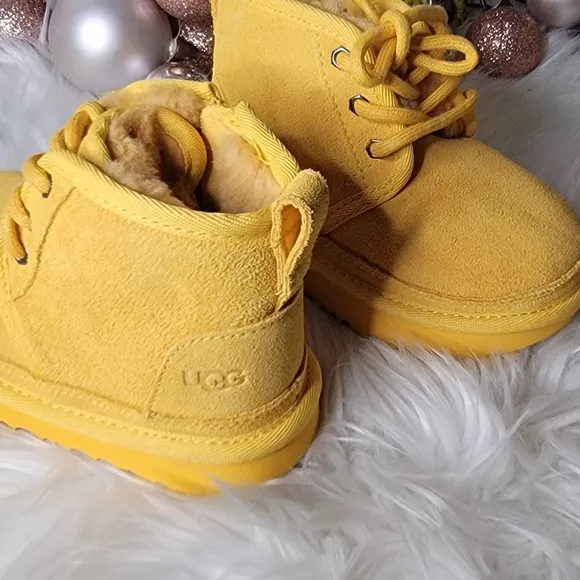 Ugg Neumel II Chukka Boot - Little Kid / Big Kid Brand new