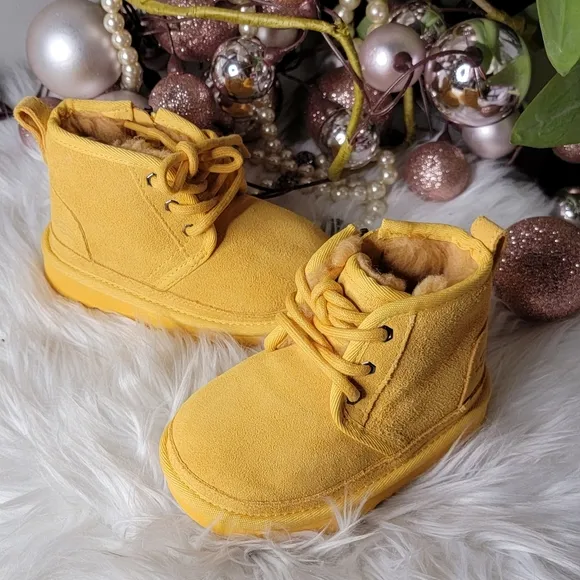 Ugg Neumel II Chukka Boot - Little Kid / Big Kid Brand new