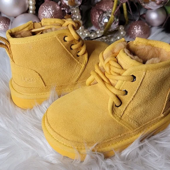 Ugg Neumel II Chukka Boot - Little Kid / Big Kid Brand new