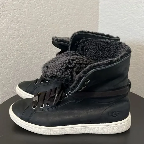UGG (NWOT) Starlyn Leather and Sherling, Black, Size 6