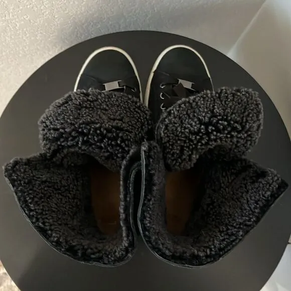 UGG (NWOT) Starlyn Leather and Sherling, Black, Size 6