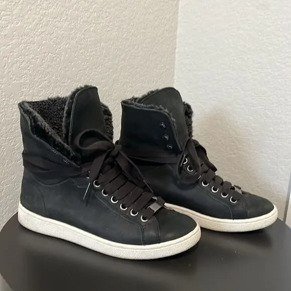 UGG (NWOT) Starlyn Leather and Sherling, Black, Size 6