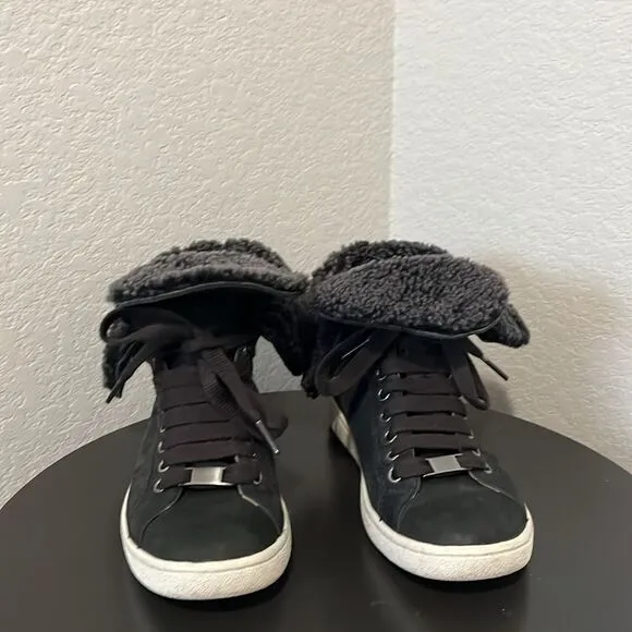 UGG (NWOT) Starlyn Leather and Sherling, Black, Size 6
