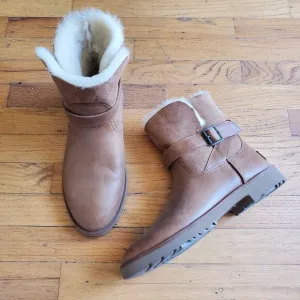 Ugg Romley Buckle Ankle Boots Tan Leather Round Toe Sheepskin Lining Boho Hippie
