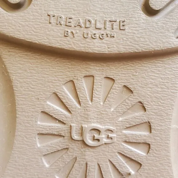 Ugg Romley Buckle Ankle Boots Tan Leather Round Toe Sheepskin Lining Boho Hippie