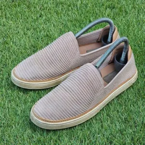 UGG SAMMY - Women's Slip-On - SIZE 7.5
