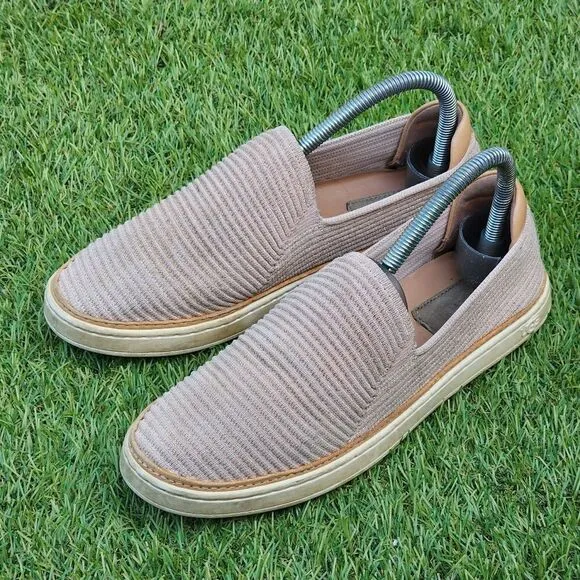 UGG SAMMY - Women's Slip-On - SIZE 7.5