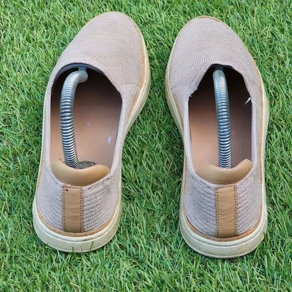 UGG SAMMY - Women's Slip-On - SIZE 7.5