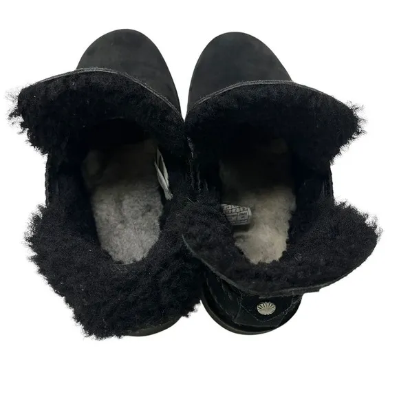 Ugg Shoes Women 6 McKay 1012358 Black Suede With Faux Fur Lining Boot