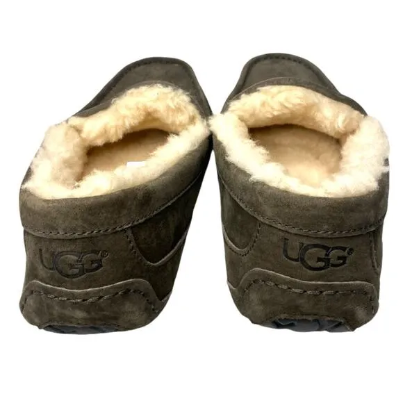 UGG SLIPPPERS MEN'S SHOES SIZE 9