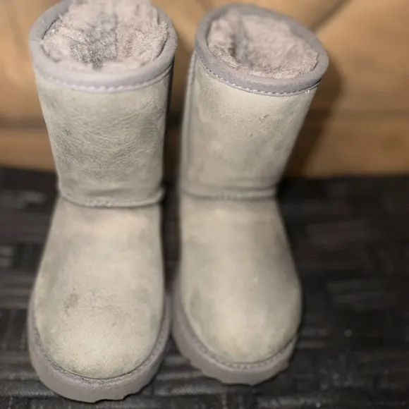 UGG Toddler Waterproof Boots Size 9UIGC