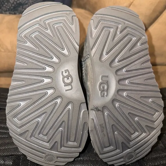 UGG Toddler Waterproof Boots Size 9UIGC