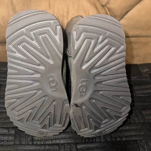 UGG Toddler Waterproof Boots Size 9UIGC