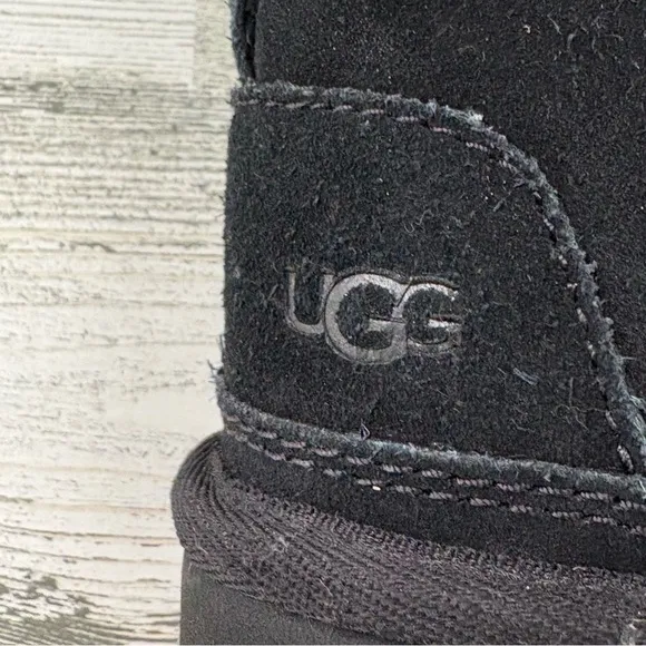 UGG Unisex Size 9 Neumel II Chukka Boots Lace Up &amp; Side Zip In Black Suede