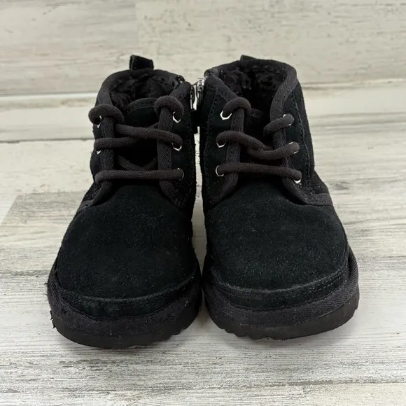 UGG Unisex Size 9 Neumel II Chukka Boots Lace Up &amp; Side Zip In Black Suede