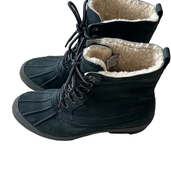 UGG WATERPROOF EVENT SHEARLING LINED WINTER BOOTS WOMENS SIZE 9