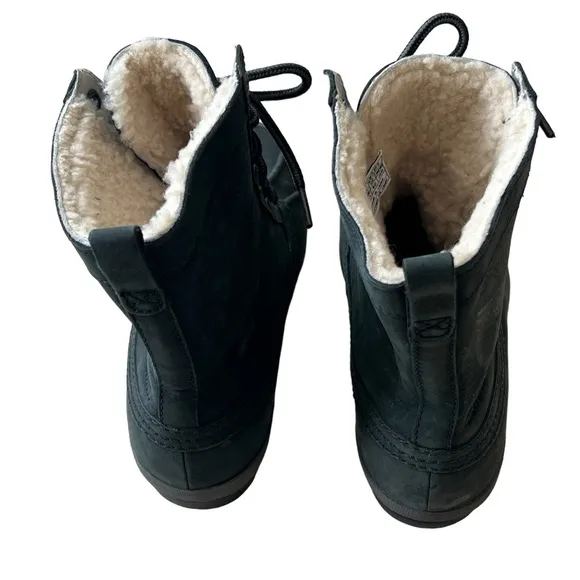 UGG WATERPROOF EVENT SHEARLING LINED WINTER BOOTS WOMENS SIZE 9