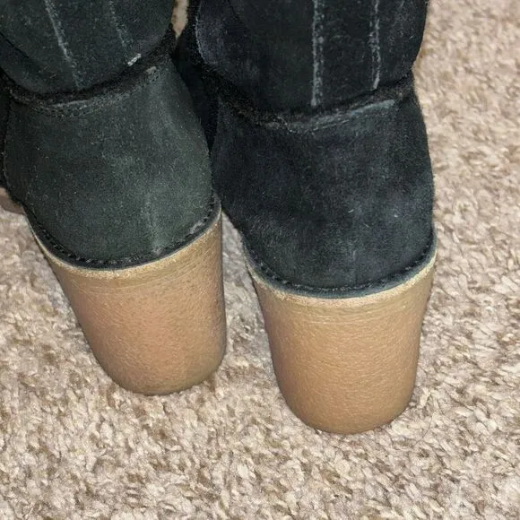 UGG Women Kasen Tall Waterproof Sheepskin Lined Black Suede Heel Boots‎ size 7