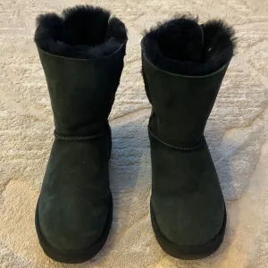 Ugg Women's Black Bailey Bow || Boots