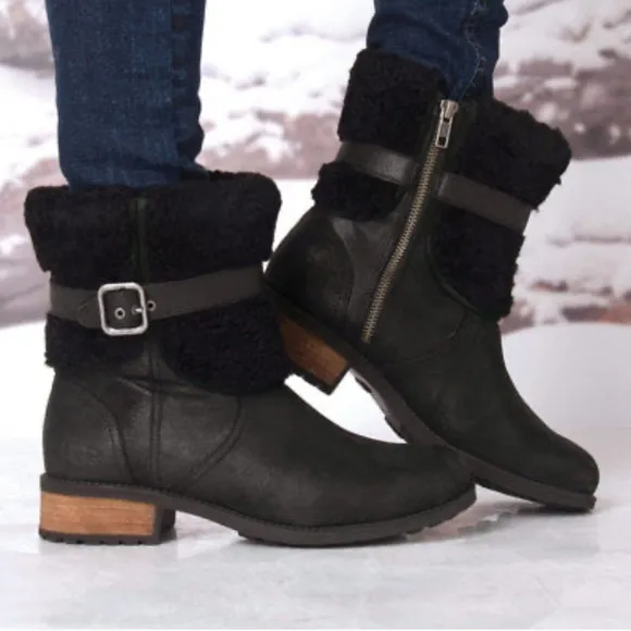 UGG® WOMEN'S BLAYRE II WATER RESISTANT BOOTS - ROUND TOE size 6.5