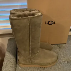UGG® Women's Classic II Tall Boots, size 9