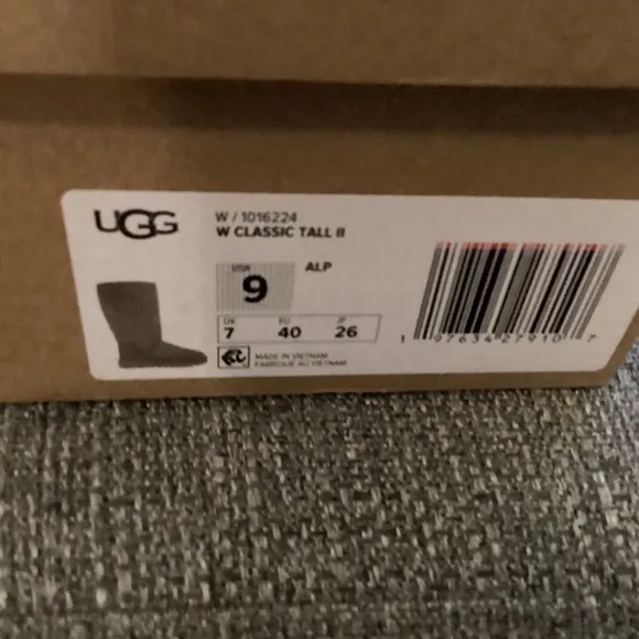 UGG® Women's Classic II Tall Boots, size 9