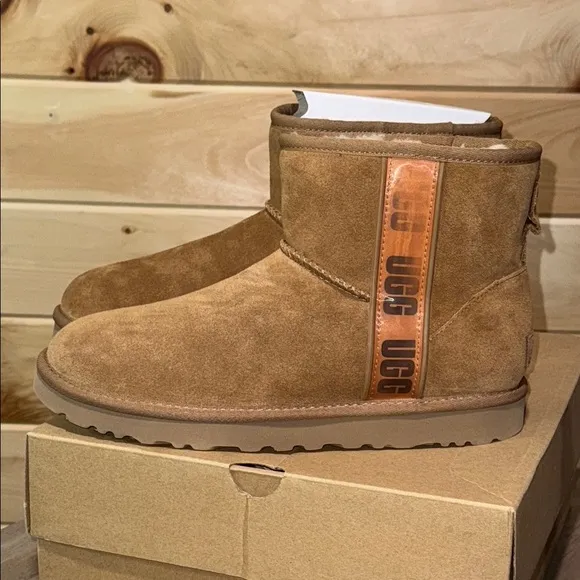 UGG Women's Classic Mini Side Logo II Boot 1134962 - SIZE 10- Chestnut