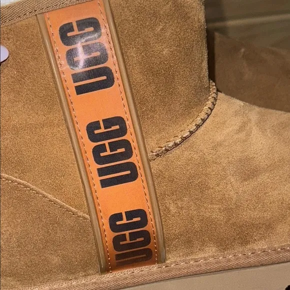 UGG Women's Classic Mini Side Logo II Boot 1134962 - SIZE 10- Chestnut