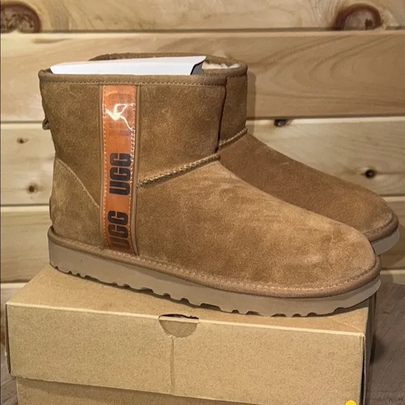 UGG Women's Classic Mini Side Logo II Boot 1134962 - SIZE 10- Chestnut