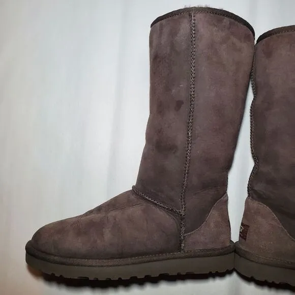 Ugg Women's Classic Tall II Boot Size 7