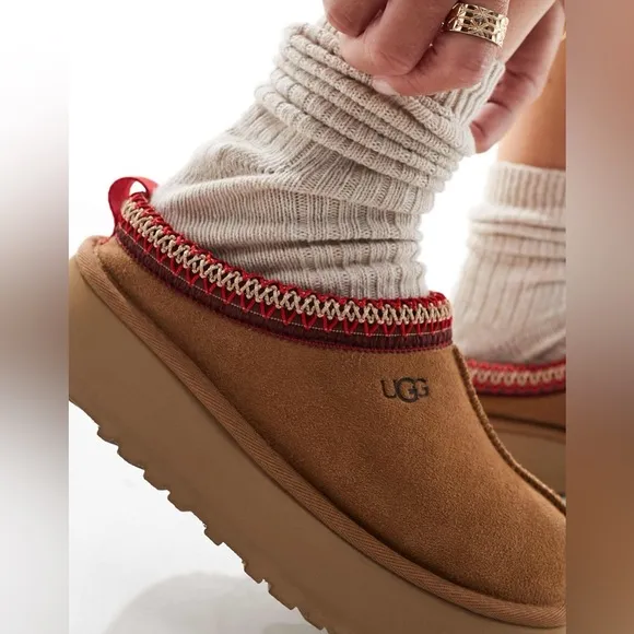 UGG® Women’s Tazz II Shearling Lined Platform Shoes in Chestnut