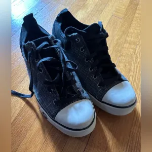 UGG Y2K “Skater Style” Tennis Shoes, size 11 women’s, NWOT