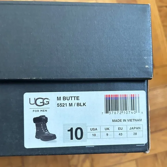 UGGS Men’s Waterproof Butte Black Boots Size 10 Duck Toe Wool Lining Lace Up