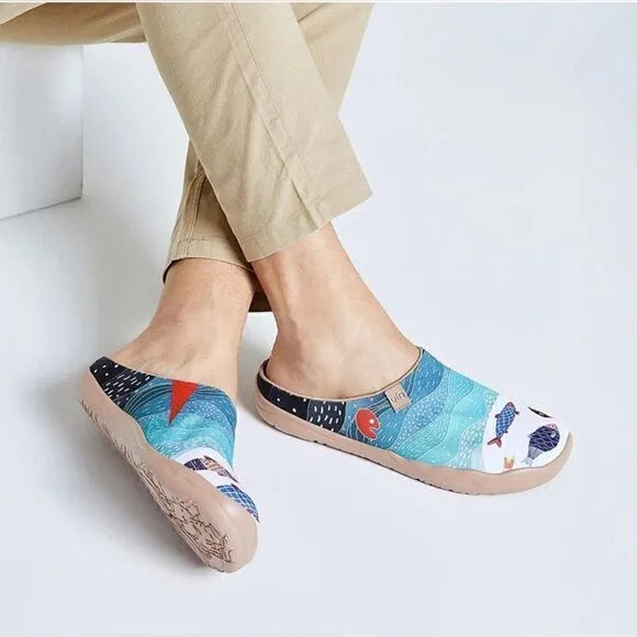 UIN Men's Slipper Comfort Mules Walking Casual Slip Ons Shoes (Happy Fish)