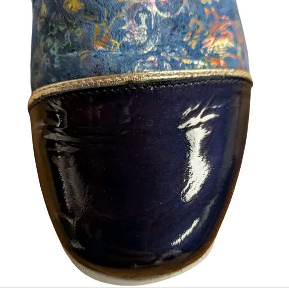 Un Tour En Ville UTN Navy Cap Toe Metallic Foil Slip On Shoes Size 41