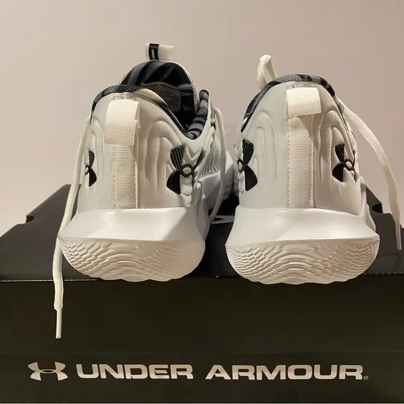 Under Armour Shoes M10.5 W12 Gray Sneaker Running Walking FLOW New