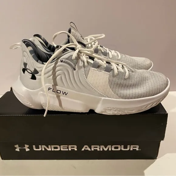 Under Armour Shoes M10.5 W12 Gray Sneaker Running Walking FLOW New