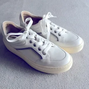 Vaneli Sport Yoela White Leather Sneakers NWT Size 7