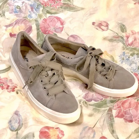 Vaneli Sport Yolki Lace Up Sneaker Grey Suede size 10N