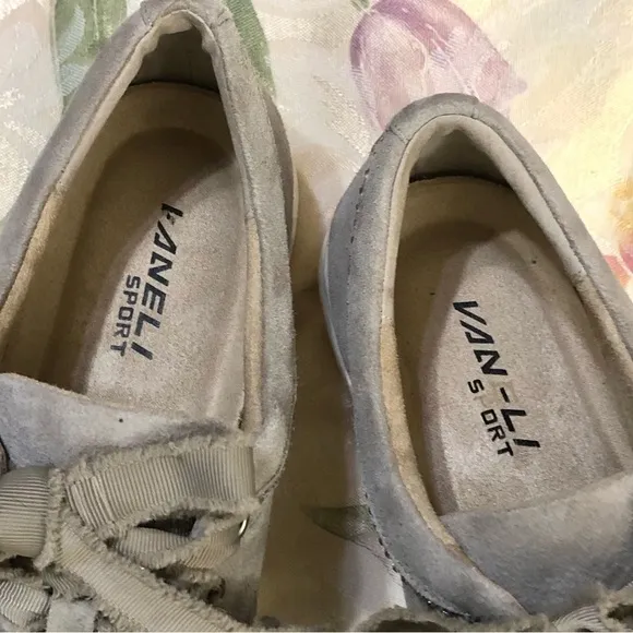 Vaneli Sport Yolki Lace Up Sneaker Grey Suede size 10N