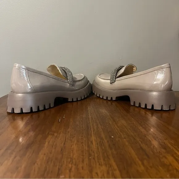 VANELi Women's Zaya platform loafer Like new condition. Women’s size 9.5 Narrow