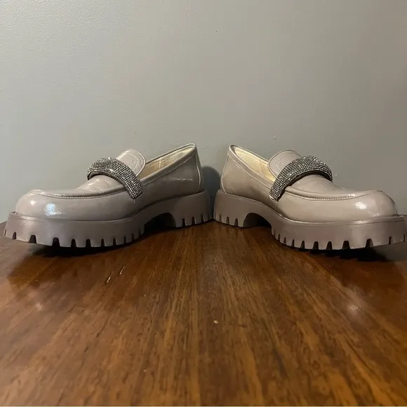 VANELi Women's Zaya platform loafer Like new condition. Women’s size 9.5 Narrow