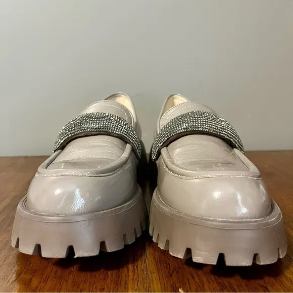 VANELi Women's Zaya platform loafer Like new condition. Women’s size 9.5 Narrow