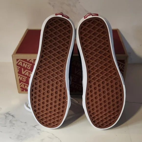 Vans &quot;Off the Wall&quot; Sk8-Hi Shoes