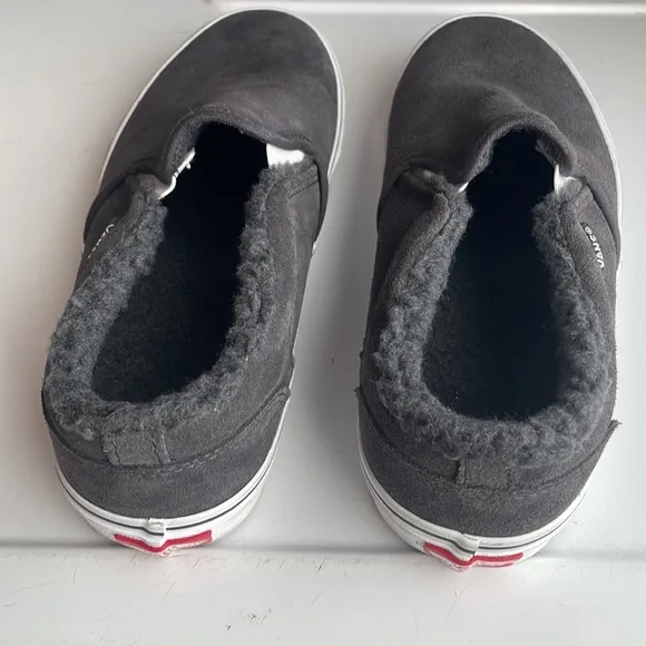Vans Asher shoes slip on asphalt black suede Sherpa fur lined men size 7 1/2 7.5