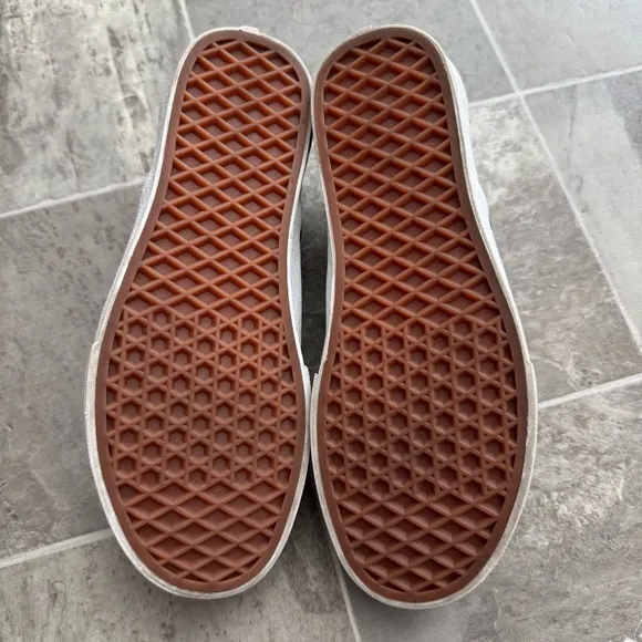 Vans Glow In The Dark Skull Slip-On Shoes Size 7 Black and White