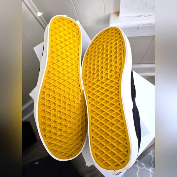 Vans Harry Potter Hufflepuff Black Slip-On Shoes