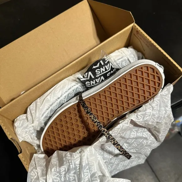 Vans Leopard Fur Old Skool Shoes, 7